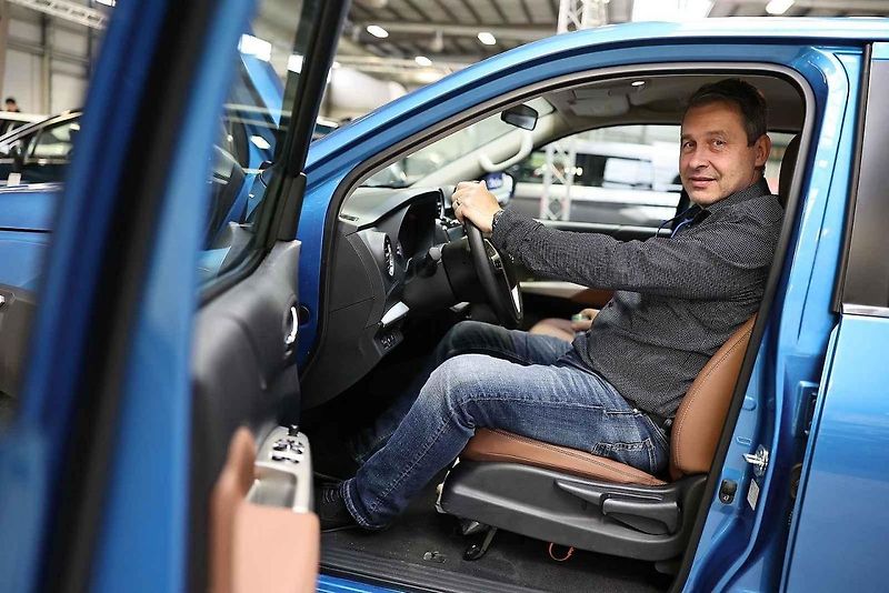 Z autosalonu v Lysé v pátek 1. listopadu 2024.