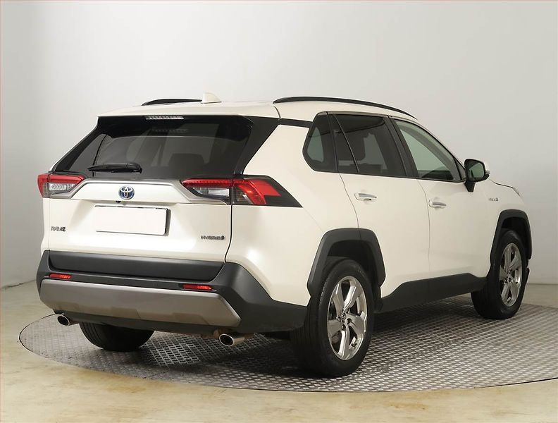 Toyota RAV4 (2019) 2.5 Hybrid - fotka 5 z 28