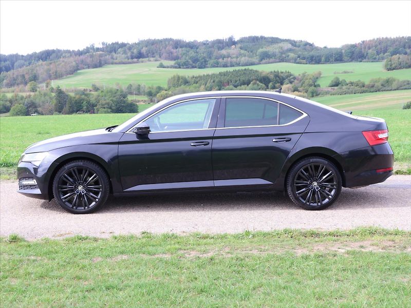 Škoda Superb 2,0 TDI 147kW DSG Style 4x4 CZ - fotka 4 z 45
