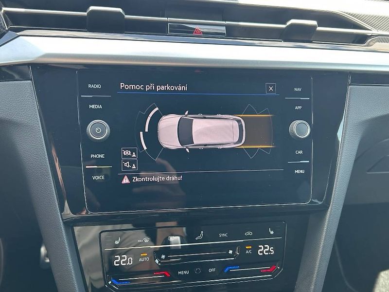 Volkswagen Arteon R-line 7DSG 2,0TSI - fotka 20 z 27
