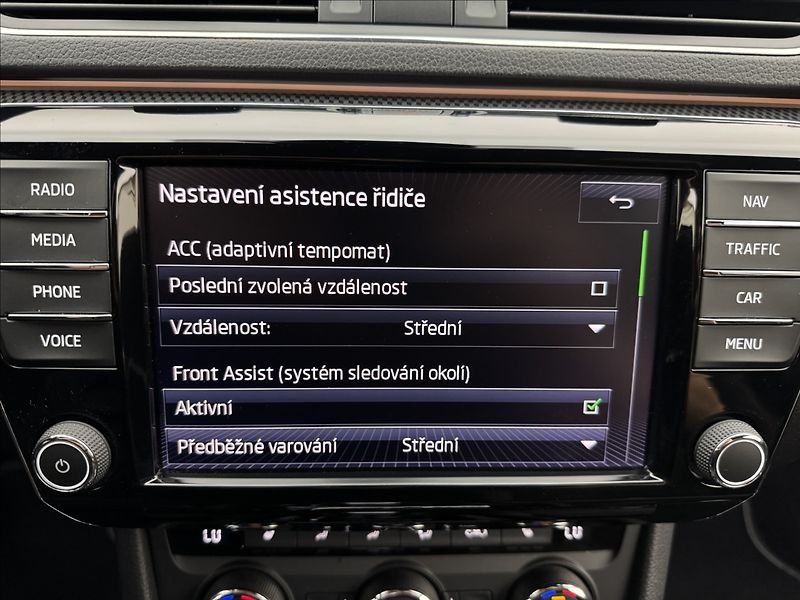 Škoda Superb 2,0 SPORTLINE 4X4 DSG 350HPAPR - fotka 20 z 55