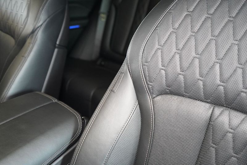 BMW X5 M50d, M Professional, Masáž - fotka 25 z 57