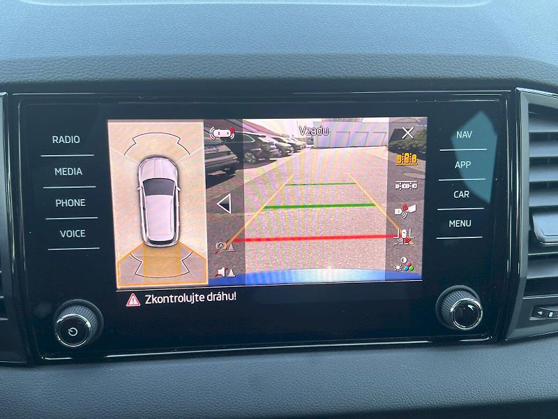 Škoda Karoq (2025) Sportline 1.5TSi 110kW 7°autom - fotka 27 z 33