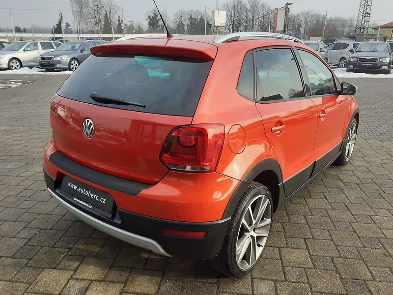 Volkswagen Polo (2012) 1.2 HTP CROSS - fotka 4 z 35