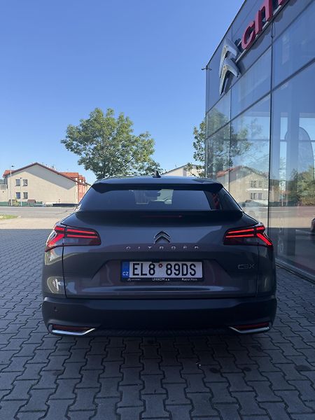 Citroën C5 X (2022) Hybrid 225 k S&S ë-EAT8 SHINE  - fotka 5 z 10