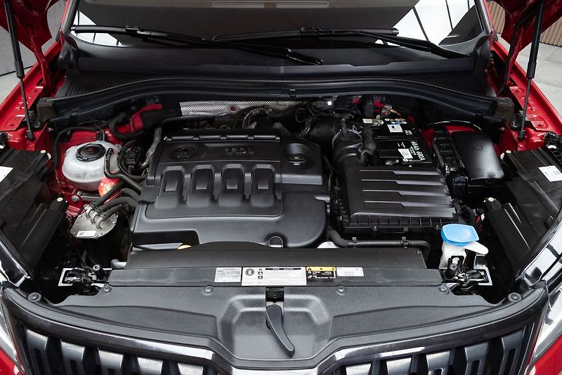 Škoda Kodiaq 2.0 TDI 4x4*SPORTLINE*TAŽNÉ*ČR - fotka 44 z 51
