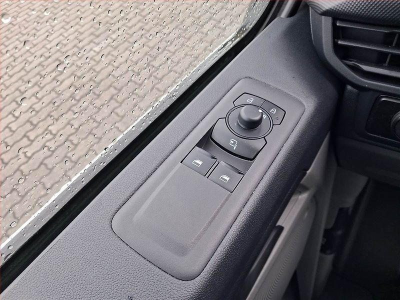 Ford Transit Custom (2024) Trend 2.0 EcoBlue, Bus, 9Míst - fotka 13 z 13