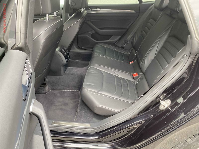 Volkswagen Arteon (2018) 2.0 TSi, R-Line, DSG, Webasto - fotka 10 z 21