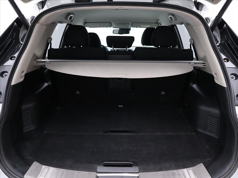 Nissan X-Trail 2.0 dCi Aut. AWD CZ N-Connecta - fotka 10 z 30