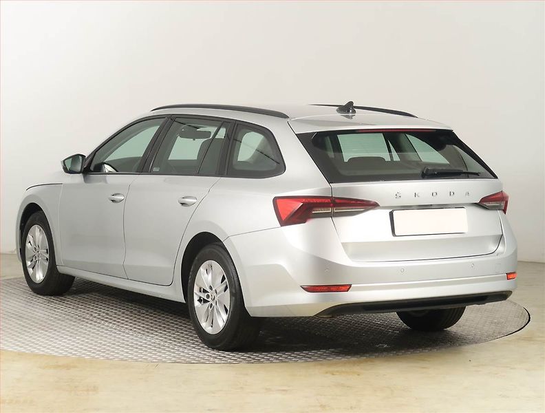Škoda Octavia (2022) Ambition 2.0 TDI, ČR,1.maj - fotka 4 z 22