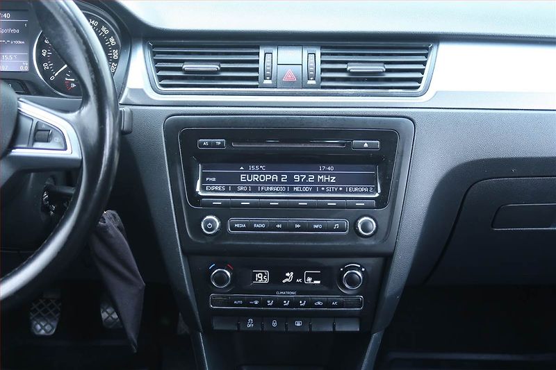 Škoda Rapid (2014) 1.2 TSI, Tempomat - fotka 12 z 20