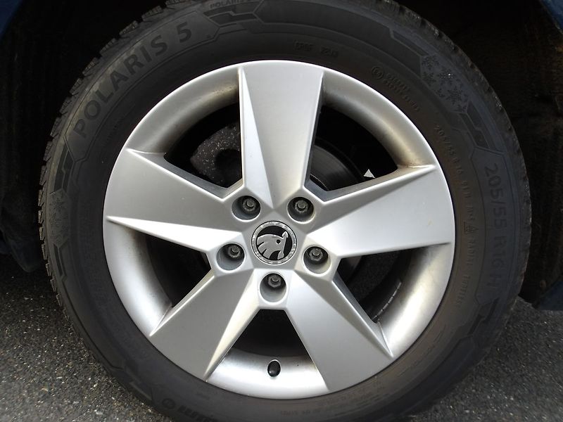 Škoda Octavia 1,6TDi 1.MAJITEL ! NAJ.137000k - fotka 15 z 30