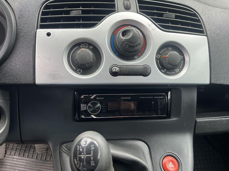 Renault Kangoo (2011) 1,6i 64 Kw TAŽNÉ, ČR!!! - fotka 11 z 14