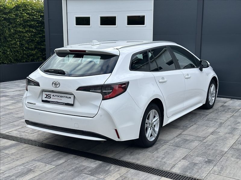 Toyota Corolla 1,2 Turbo 115PS  TS Comfort - fotka 7 z 53