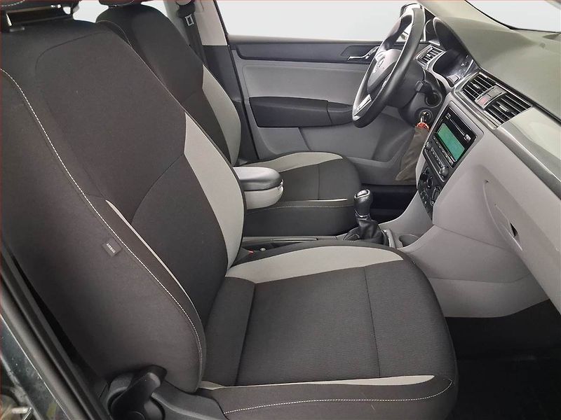 Škoda Rapid (2014) Spaceback 1.2 TSI, ČR,1.maj - fotka 9 z 15