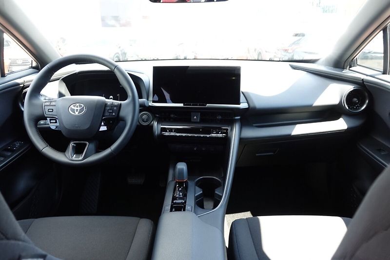 Toyota C-HR 2,0 PHEV Plug-in Style - fotka 16 z 33