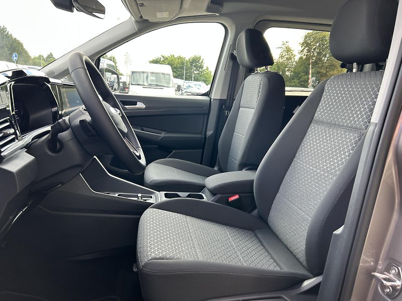 Ford Tourneo Connect 1.5 Ecoboost 110kW AT Titanium - fotka 18 z 40