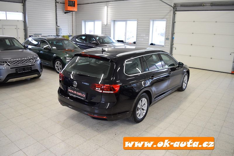 Volkswagen Passat 2.0 TDI BREAK LIFE DSG 2023 - fotka 8 z 52