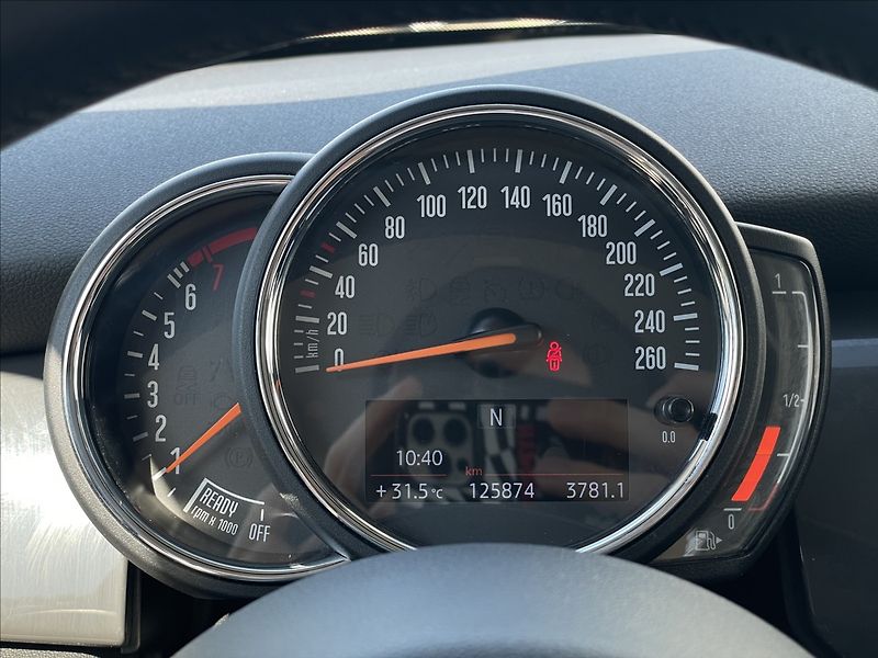 Mini Cooper 1,5 ACC+PDC - fotka 9 z 22