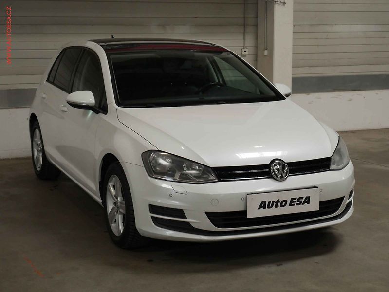 Volkswagen Golf (2014) 1.2TSI, Navi, tempo, park - fotografie inzerátu