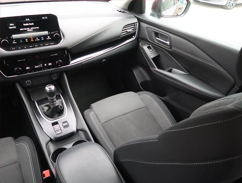 Nissan Qashqai (2022) N-Connecta 1.3 DIG-T - fotka 8 z 20