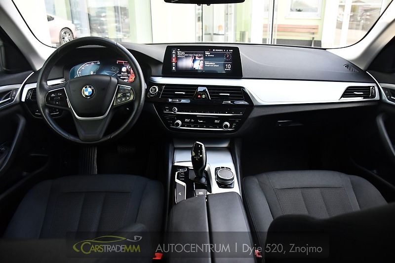 BMW Řada 5 518d ČR 1.M CARPLAY - fotka 21 z 54