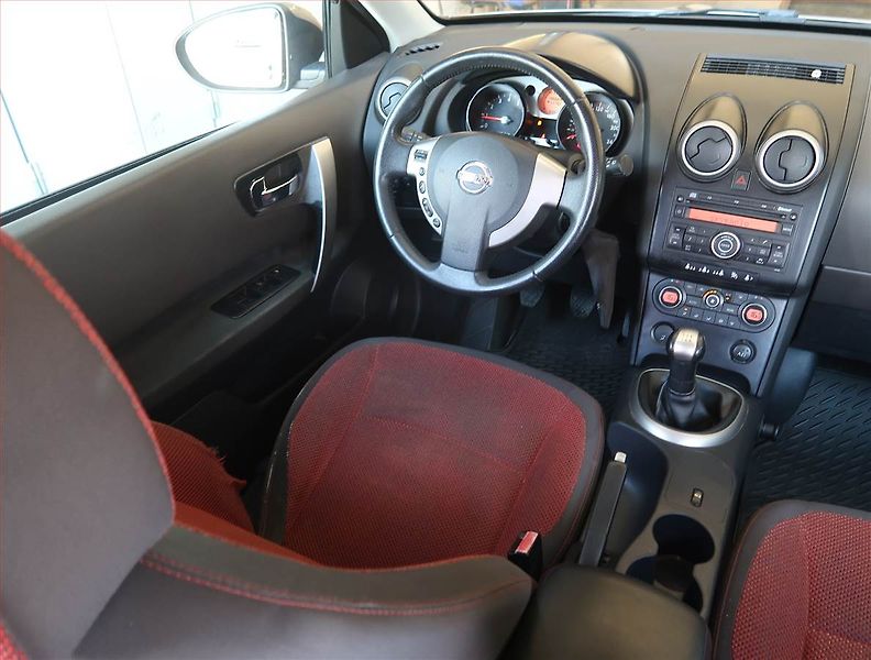 Nissan Qashqai (2007) 1.6, nová STK, zamluveno - fotka 7 z 16