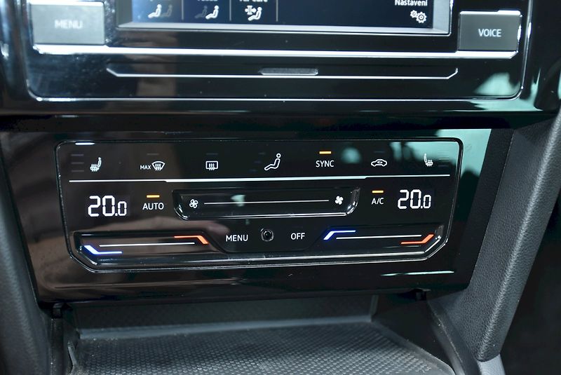 Volkswagen Passat (2021) BUSINESS 1.5 TSI 110kW - fotka 22 z 33