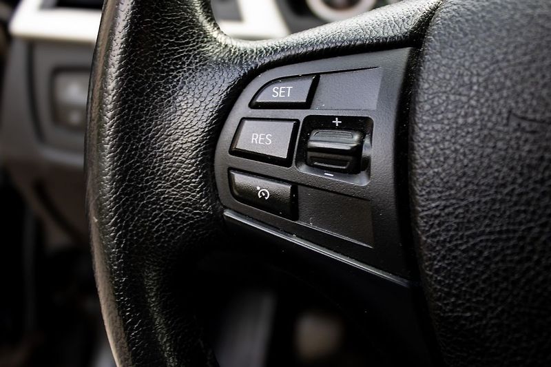 BMW Řada 3 Nebourané, pravidelně servis - fotka 28 z 36