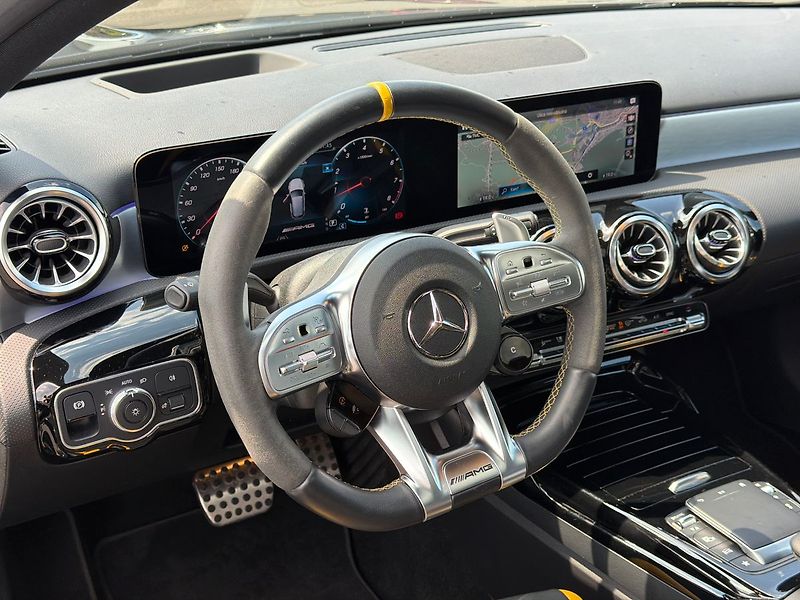 Mercedes-Benz Třídy A 45 AMG - fotka 29 z 40