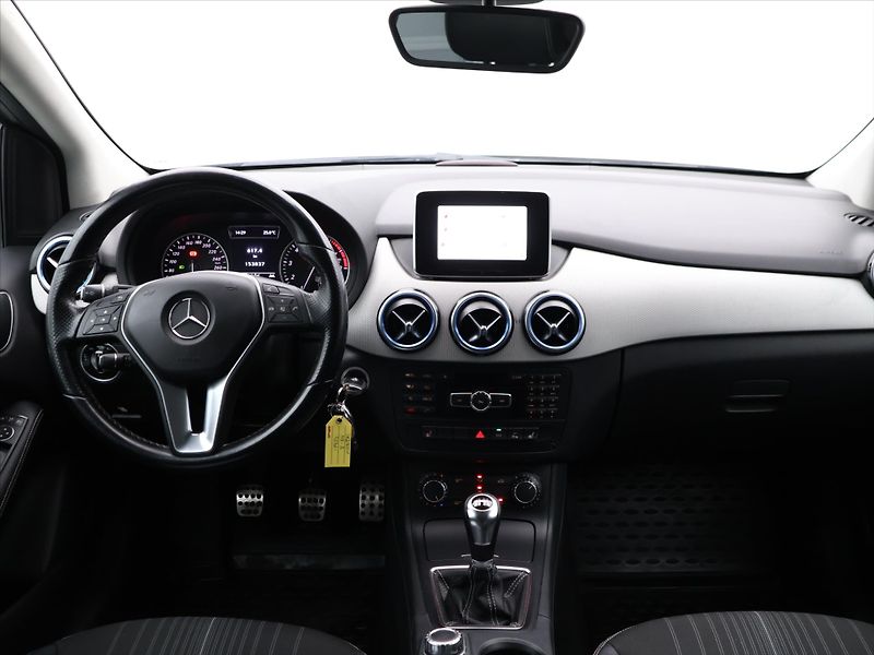 Mercedes-Benz Třídy B 1,6 200i 138kW Navi Xenon - fotka 29 z 37