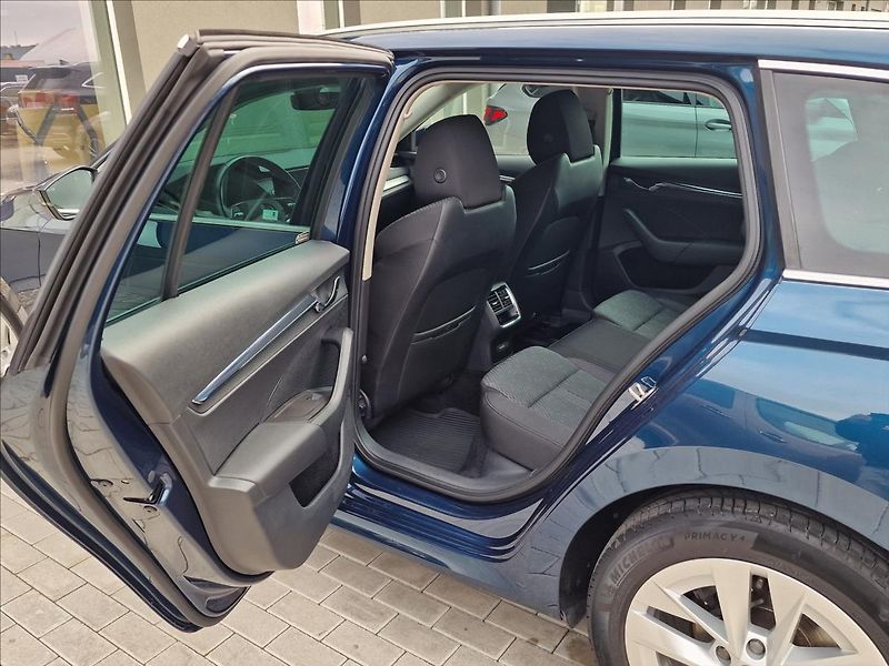Škoda Octavia 2.0 TDI Style Combi,ČR,1.Maj. - fotka 18 z 48