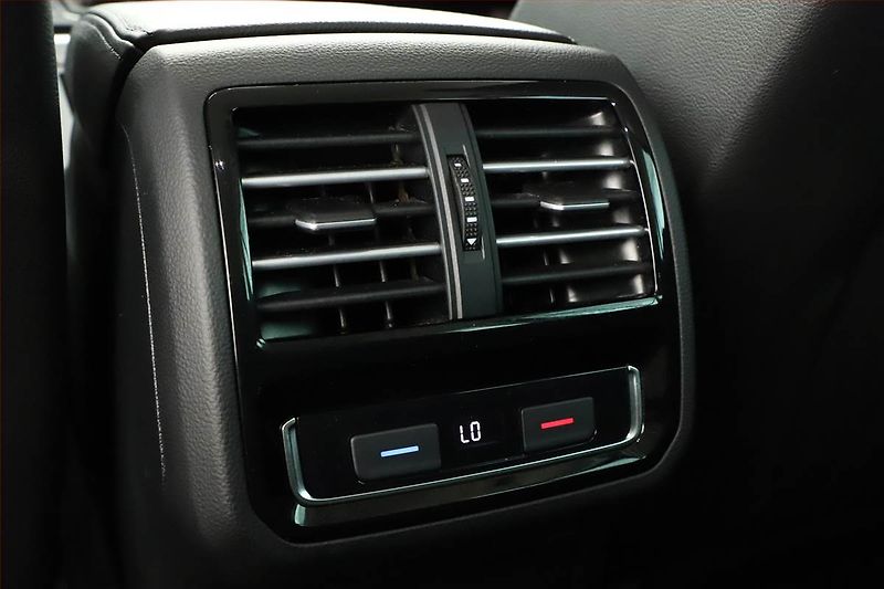 Volkswagen Passat (2018) 2.0 TDI, Kůže, Tempomat - fotka 12 z 21