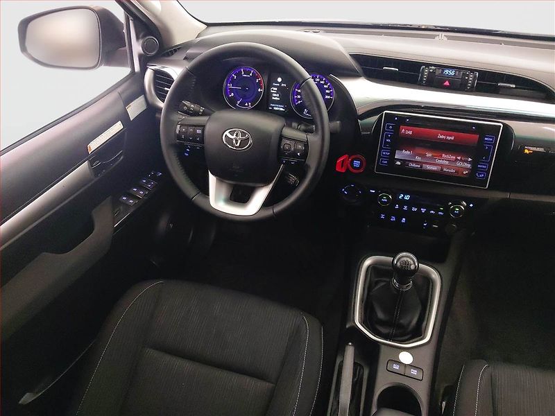 Toyota Hilux (2020) DoubleCab 2.4 D-4D - fotka 7 z 17