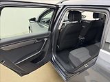 Volkswagen Passat 1,4 TSi NAVI SENZORY TAŽNÉ - náhled 31