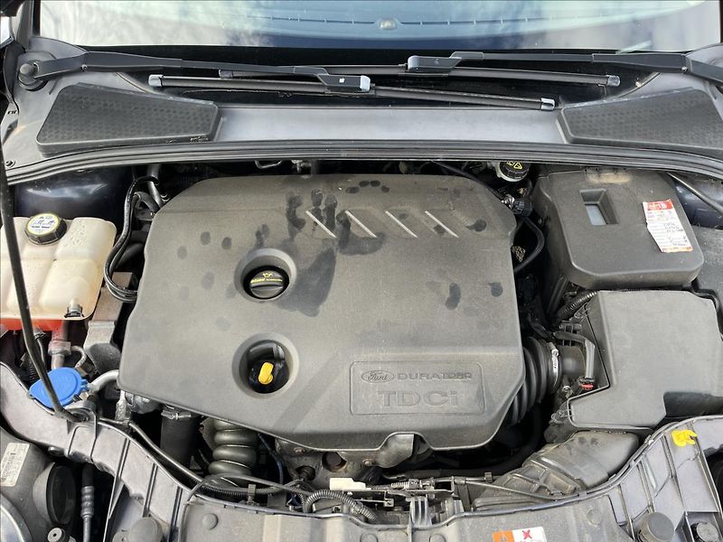 Ford Focus 1,6 TDCi KLIMA ROZVODY SERVIS - fotka 28 z 38