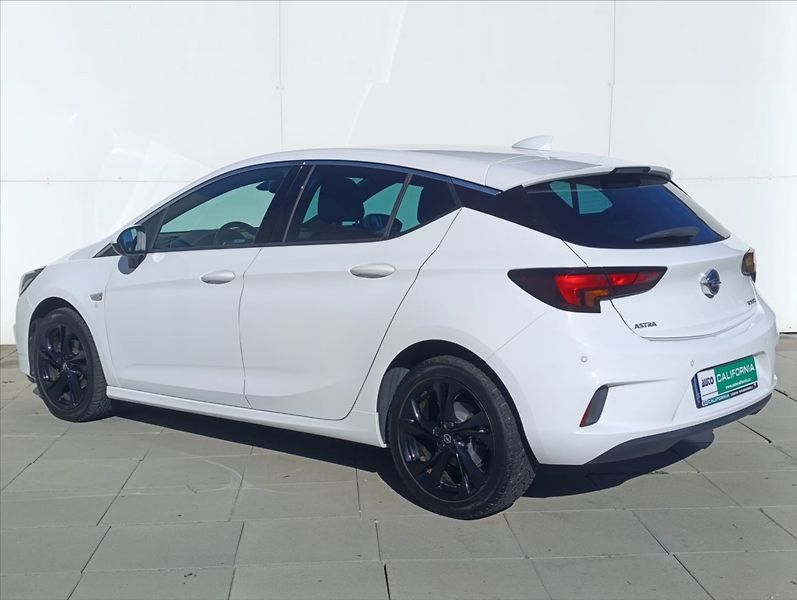 Opel Astra 1,4 Turbo Navi Kamera Tempomat - fotka 11 z 37