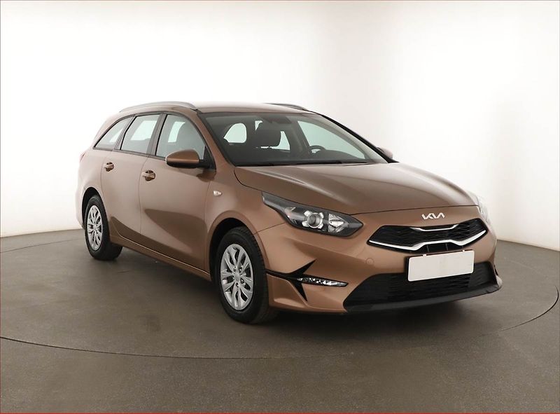 Kia Ceed (2022) Fresh 1.0 T-GDI, ČR,1.maj - fotografie inzerátu