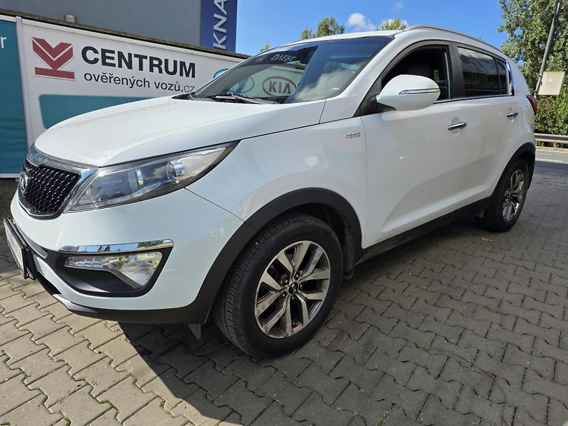 Kia Sportage 2.0-1.MAJ-NAVI-KAMERA-ISOFIX - fotka 5 z 15