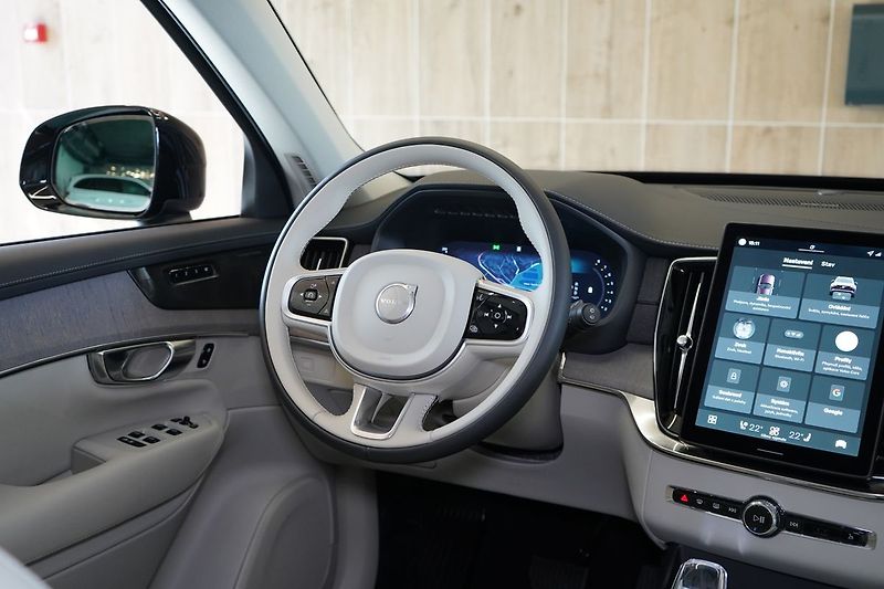 Volvo XC90 B5 PLUS Dark, Vzduch, 360° - fotka 52 z 53