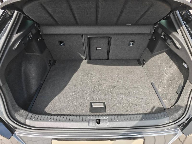 Cupra Formentor 6MP 1,5 TSI - fotka 27 z 27