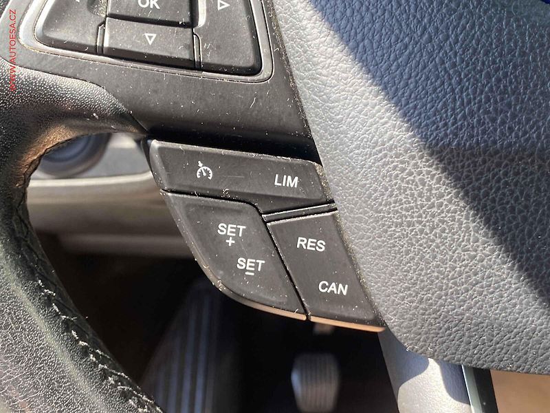 Ford Kuga (2017) 2.0 TDCi, Titanium, TZ, navi - fotka 13 z 17