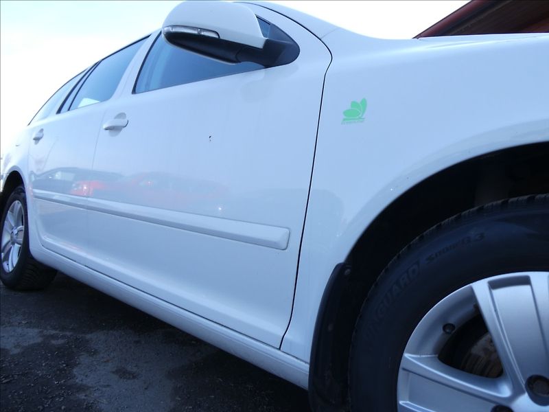 Škoda Octavia 1,6 TDI Greenline, po servise - fotka 14 z 50