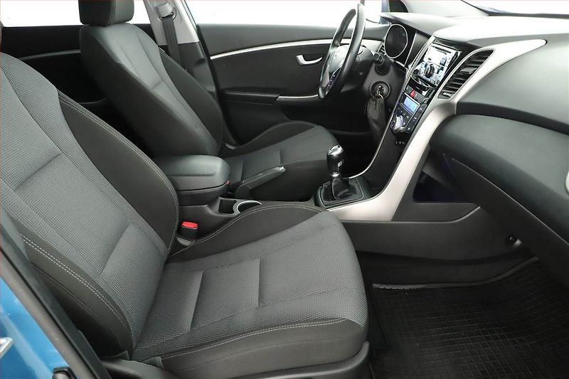 Hyundai i30 (2014) 1.6 CRDi, Tempomat - fotka 7 z 16