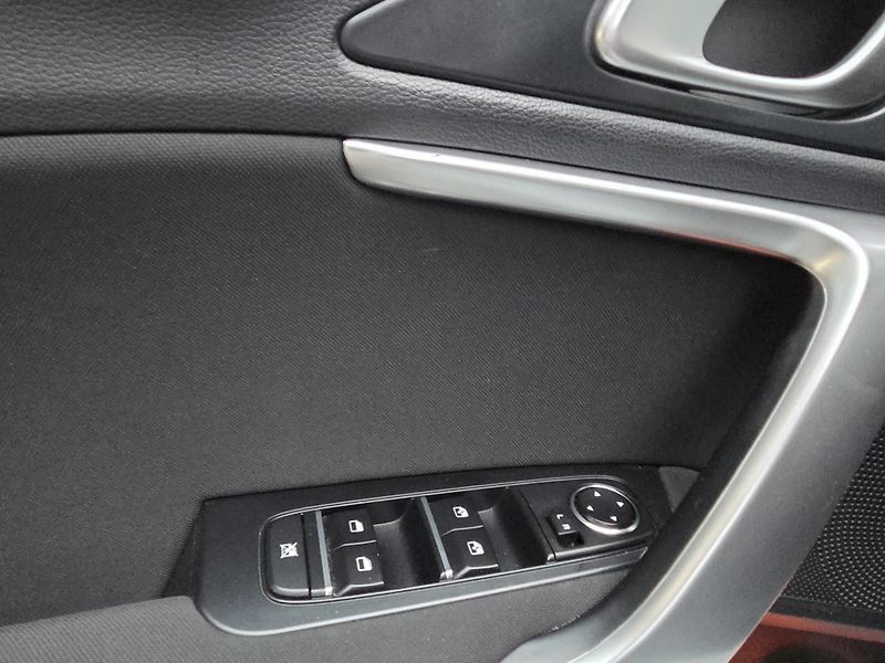 Kia Ceed 1.4-PRAV.ZNAČK.SERVIS-TOP STAV - fotka 13 z 17