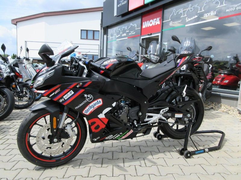 Aprilia (2026) RS 125 GP replica BEZZ - fotografie inzerátu