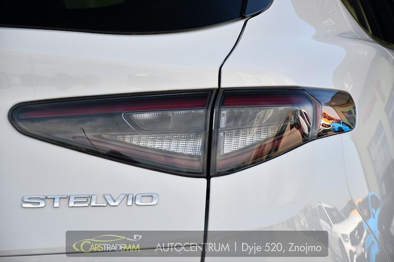 Alfa Romeo Stelvio 2.2 Diesel 16V 154kW Veloce Q4 - fotka 41 z 44