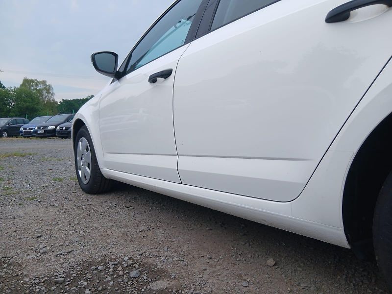 Škoda Octavia 1.6 TDI, bez koroze - fotka 21 z 39