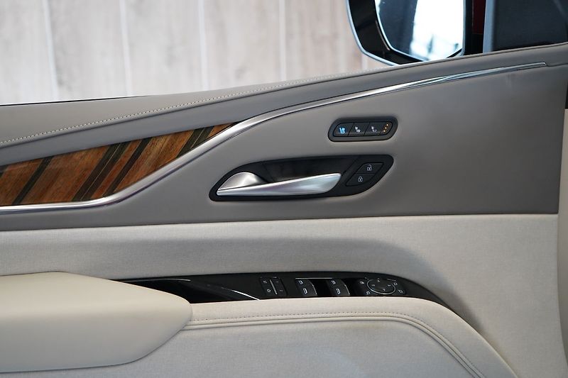 Cadillac Escalade ESV Sport Platinum - fotka 14 z 59