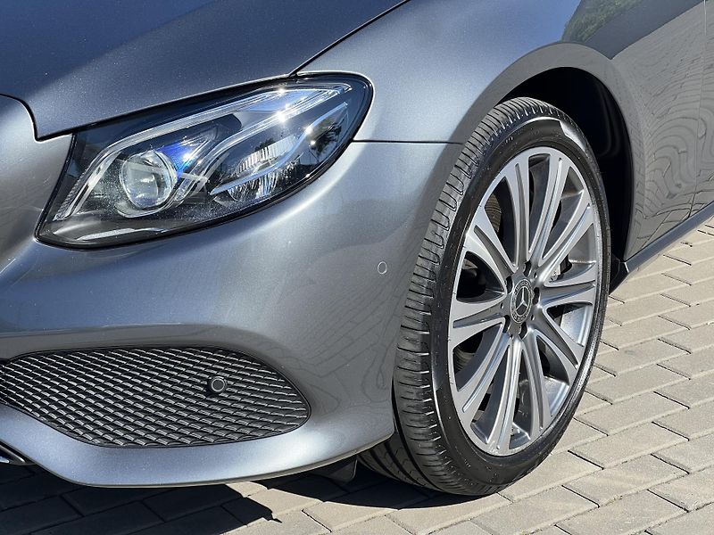 Mercedes-Benz Třídy E 400d 4 Matic vzduch plná výbav - fotka 7 z 29